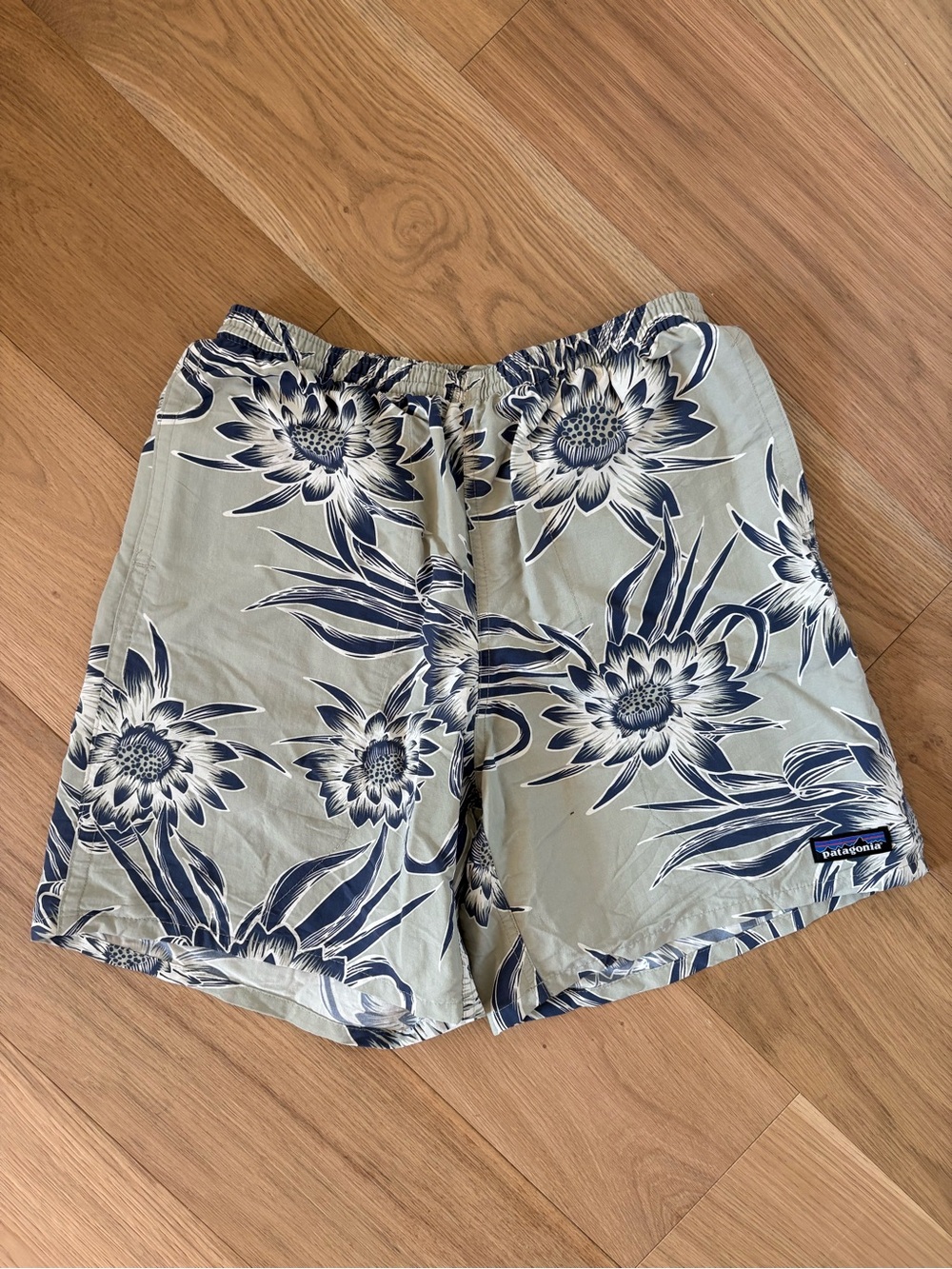 Patagonia Men’s Floral 5.5” Inseam Baggies